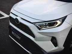 Toyota RAV4 2.5L E-CVTAWDFlagship Edition - фото 11