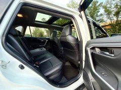 Toyota RAV4 2.5L E-CVTAWDFlagship Edition - фото 6