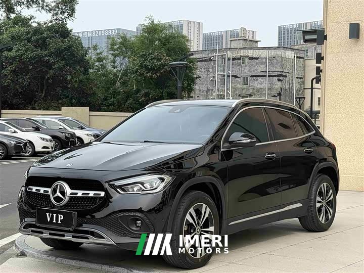 Mercedes-Benz GLA 200