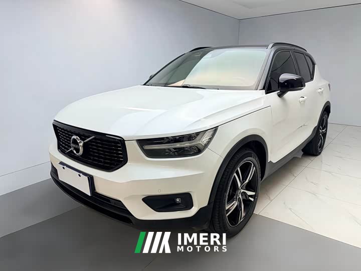 Volvo XC40 T4 four-wheel drive Zhiyuan Sports Edition - автомобиль из Китая