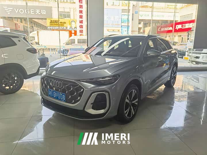 Audi Q5L 2.0T Luxury Version - автомобиль из Китая