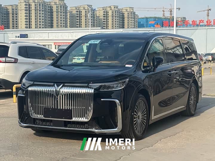Voyah PHEV AWDPremium Edition - автомобиль из Китая