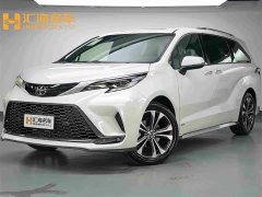 Toyota 2.5LPHEV PremiumPLUSAWD Edition - фото 1