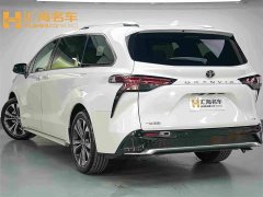 Toyota 2.5LPHEV PremiumPLUSAWD Edition - фото 4