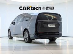 Li Auto MEGA Home Edition - фото 7