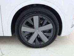 Li Auto L8 Ultra - фото 14
