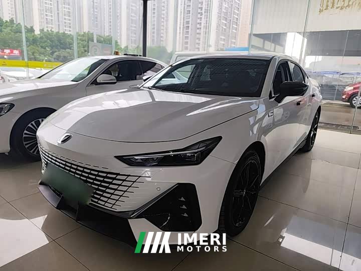 Changan UNI-V iDD 1.5T 113km Version - автомобиль из Китая
