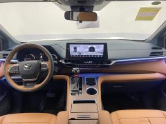 High Roof Grivia 2.5L Luxury Edition - фото 15