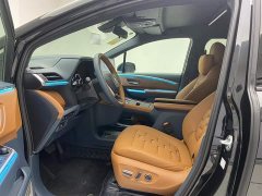 High Roof Grivia 2.5L Luxury Edition - фото 19