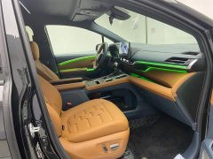 High Roof Grivia 2.5L Luxury Edition - фото 20