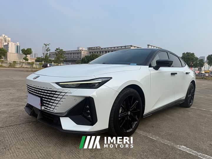 Changan UNI-V 1.5T Premium Version - автомобиль из Китая