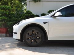 Tesla Model Y Edition - фото 6