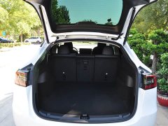 Tesla Model Y Edition - фото 7