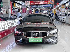 Volvo S60 B4 Luxury Edition - фото 2