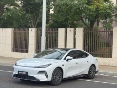 Geely 8 130km EM-i Flagship Edition - фото 1