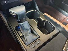 Lexus ES 300h Edition - фото 7