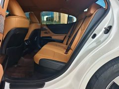 Lexus ES 300h Edition - фото 8