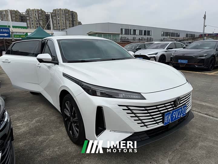 Changan 1.5T 500BarPremium Version - автомобиль из Китая