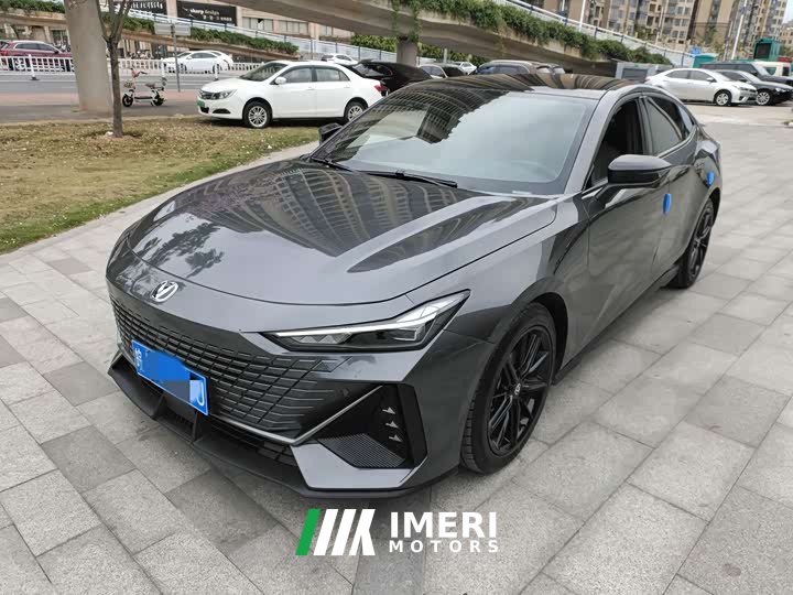 Changan UNI-V 1.5T Premium Version - автомобиль из Китая