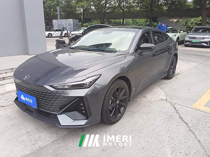 Changan UNI-V 1.5T Premium Version - автомобиль из Китая