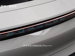 Porsche Taycan - фото 11