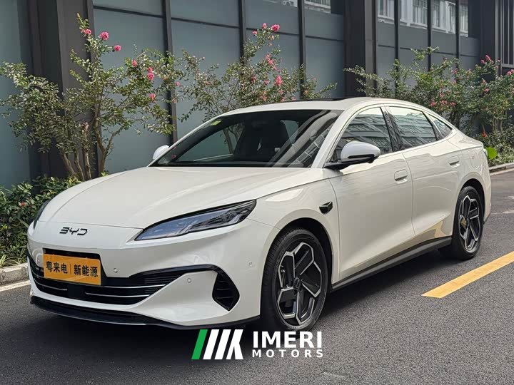 BYD 06 DM-i Smart Drive Edition 120KMFlagship Version - автомобиль из Китая