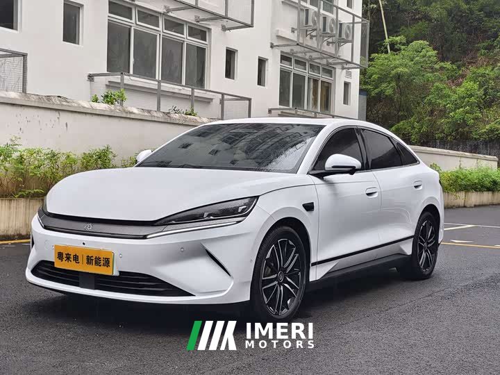 BYD L EV 545KM Version - автомобиль из Китая