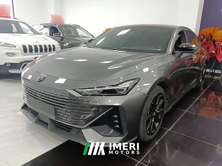 Changan UNI-V 1.5T Premium Version - автомобиль из Китая