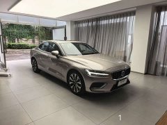 Volvo S60 B4 Luxury Edition - фото 1