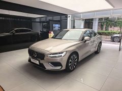 Volvo S60 B4 Luxury Edition - фото 3