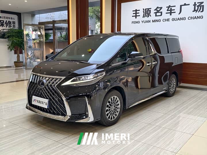 Lexus LM 300h Edition