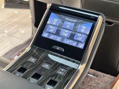 Lexus LM 300h Edition - фото 14