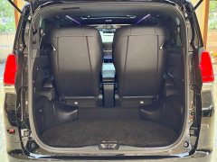 Lexus LM 300h Edition - фото 19
