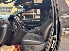 Lexus LM 300h Edition - фото 6