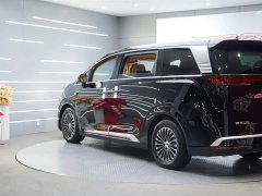 Denza D9 DM-i smart driving version 1020 four-wheel drive flagship - фото 5
