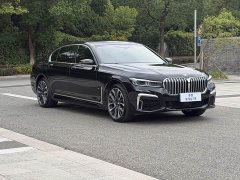 BMW 7 740Li xDrive Version M - фото 3