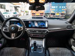 BMW i4 M50 - фото 12