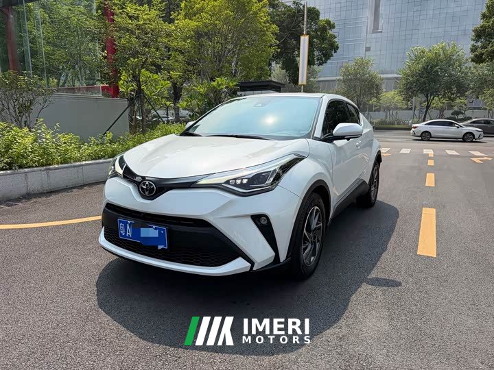 Toyota C-HR 2.0L Luxury Edition - автомобиль из Китая