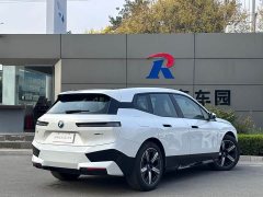 BMW iX xDrive40 - фото 13
