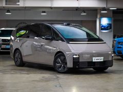 Li Auto MEGA Ultra - фото 3