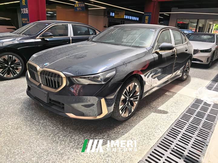BMW 5 530Li Deluxe Version Luxury - автомобиль из Китая