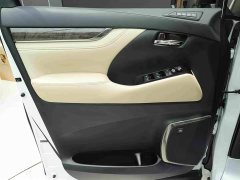 Mercedes-Benz 2.5L Premium Edition - фото 16
