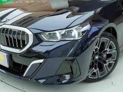 BMW 5 530Li Deluxe Version M - фото 18