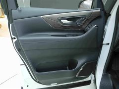 Mercedes-Benz 2.5L Premium Edition - фото 16