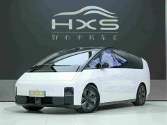 Li Auto MEGA Home Edition - фото 1