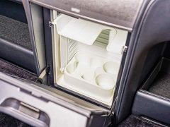 Lexus LM 300h Edition - фото 16