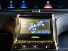 Lexus LM 300h Edition - фото 18