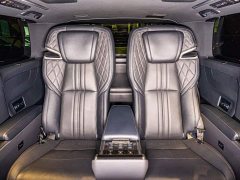 Lexus LM 300h Edition - фото 19