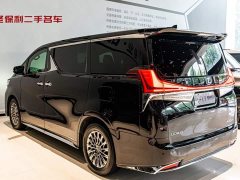 Lexus LM 300h Edition - фото 3