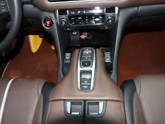 Honda UR-V 370TURBO 2WD Edition - фото 14